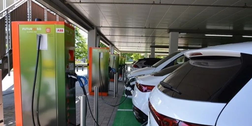 V Černicích u OC Olympia vzniklo velkokapacitní dobíjecí místo pro elektromobily