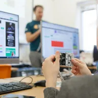 Krok za krokem k programování i mikrokontrolérům