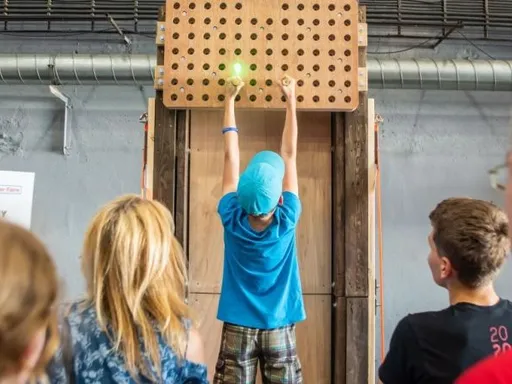 Pitchuj Startup: Monkey Obstacles aneb chytrá překážka