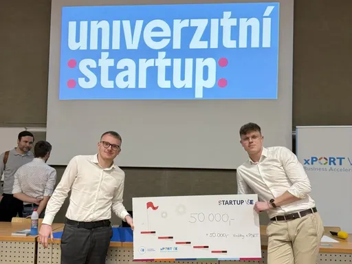 Studenti se svou chytrou židlí uspěli v soutěži startupů