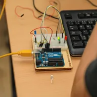 Elektronické projekty bez i s Arduinem