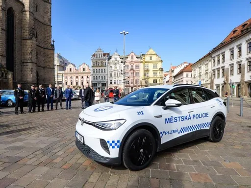 Plzeňští strážníci mají nový elektromobil