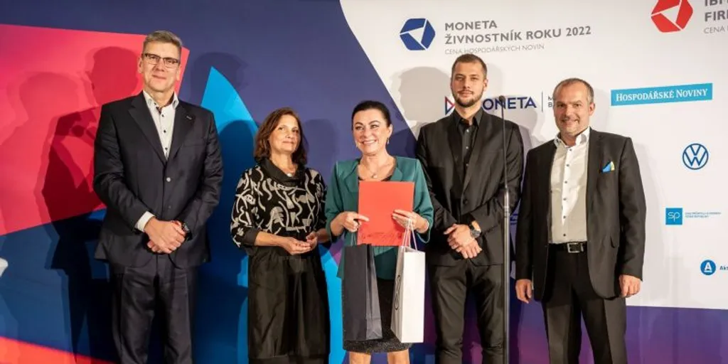 Inovátoři z Plzně hledají klíč k udržitelnosti. Čechům nabízejí i unikátní nerozbitné skleničky