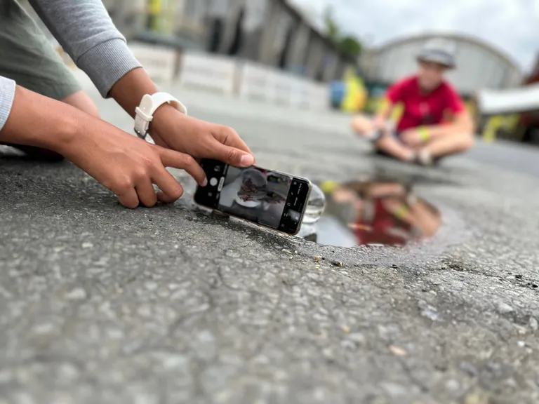 Foť jako bůh (s mobilem)