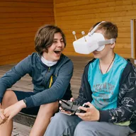 Stavba závodního dronu a FPV létání – začátečníci