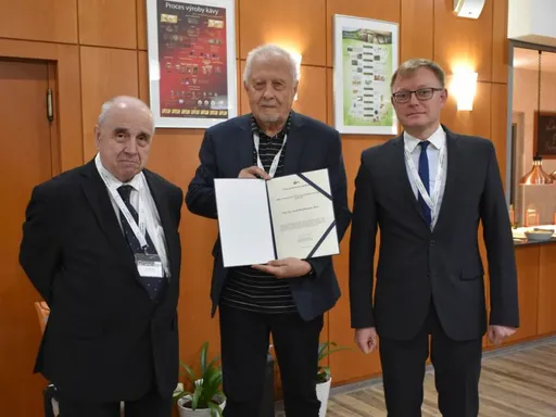 Profesor Josef Rosenberg z FAV získal prestižní Cenu prof. Z. P. Bažanta za inženýrskou mechaniku