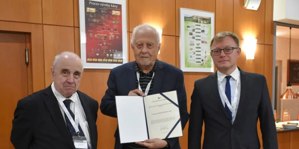 Profesor Josef Rosenberg z FAV získal prestižní Cenu prof. Z. P. Bažanta za inženýrskou mechaniku