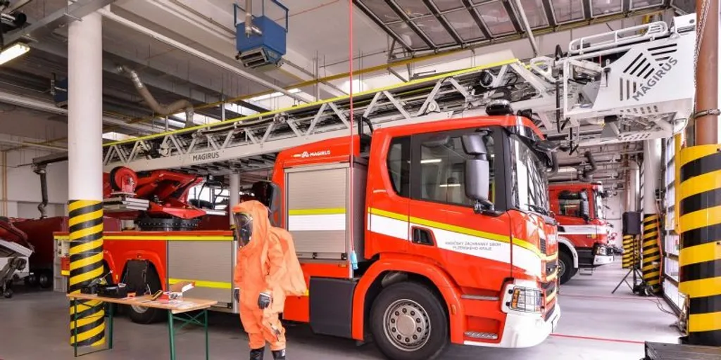 Plzeň přispěla miliony korun na novou techniku profesionálním hasičům